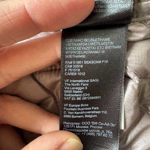 The North Face Quilted Jacket - Picture 9 of 12